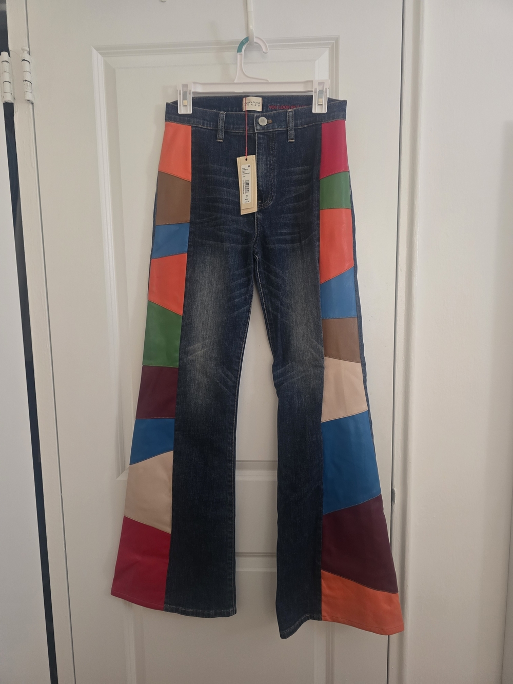 NWT Alice + Olivia Vegan Leather Flair Jean - Picture 2 of 7